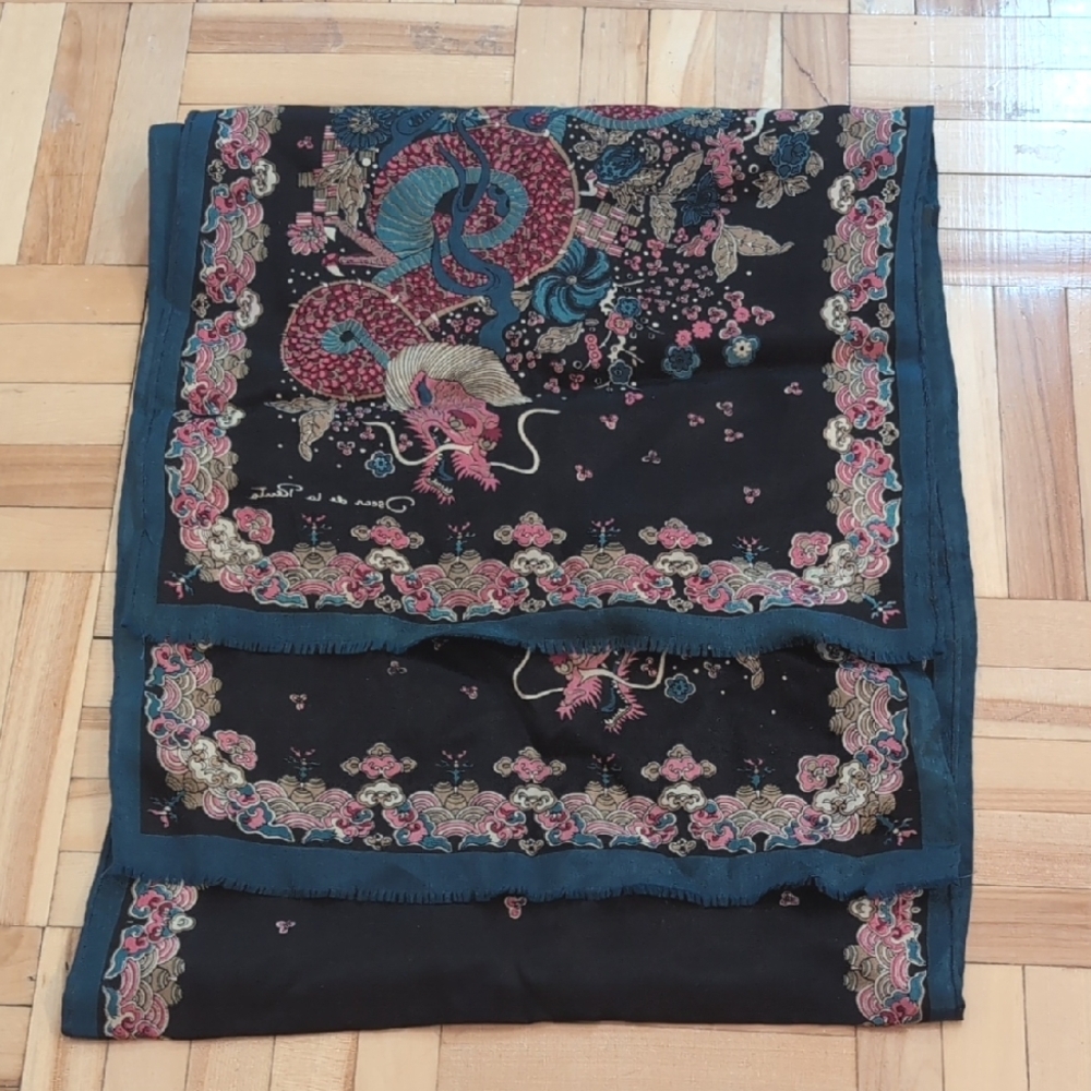 Oscar De La Renta Vintage Dragon Motif Scarf